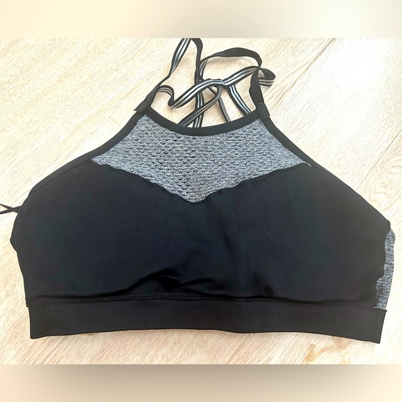 bebe  Mesh sports Bra -NWT - Picture 3 of 6